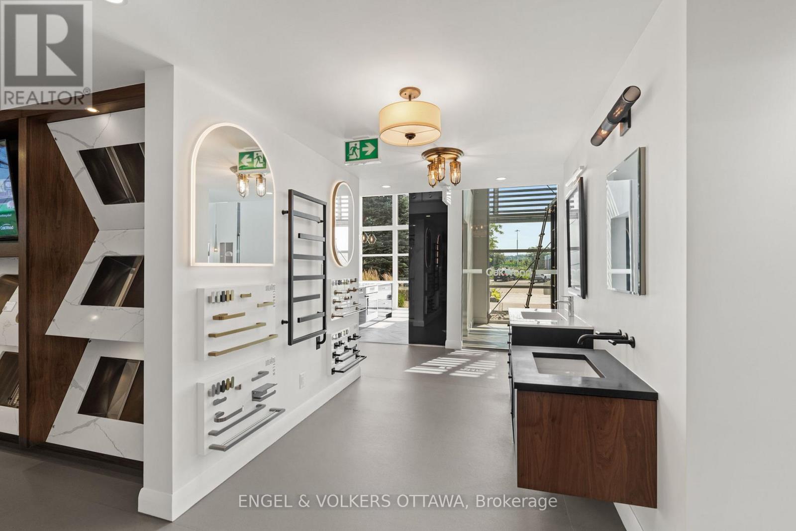 38 SYNERGY WAY, Ottawa. Luxury613. By Peter Sagos - Image 24