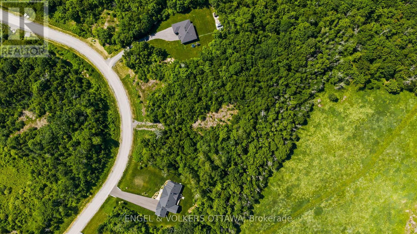 38 SYNERGY WAY, Ottawa. Luxury613. By Peter Sagos - Image 4