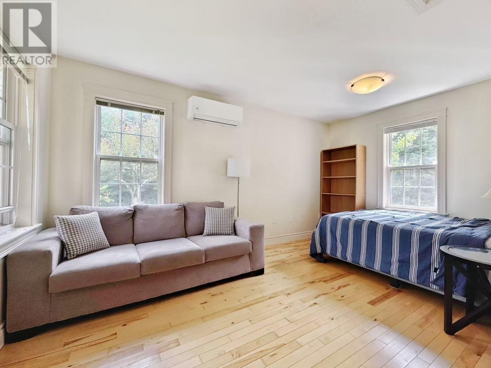 10 Eli Court E - 10