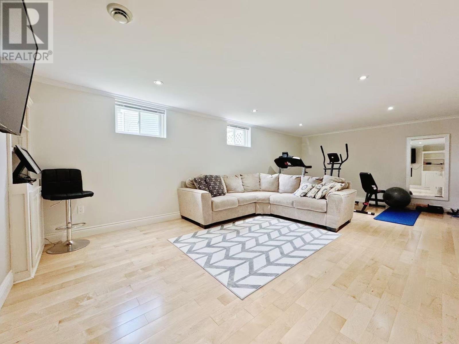 10 Eli Court E - 21