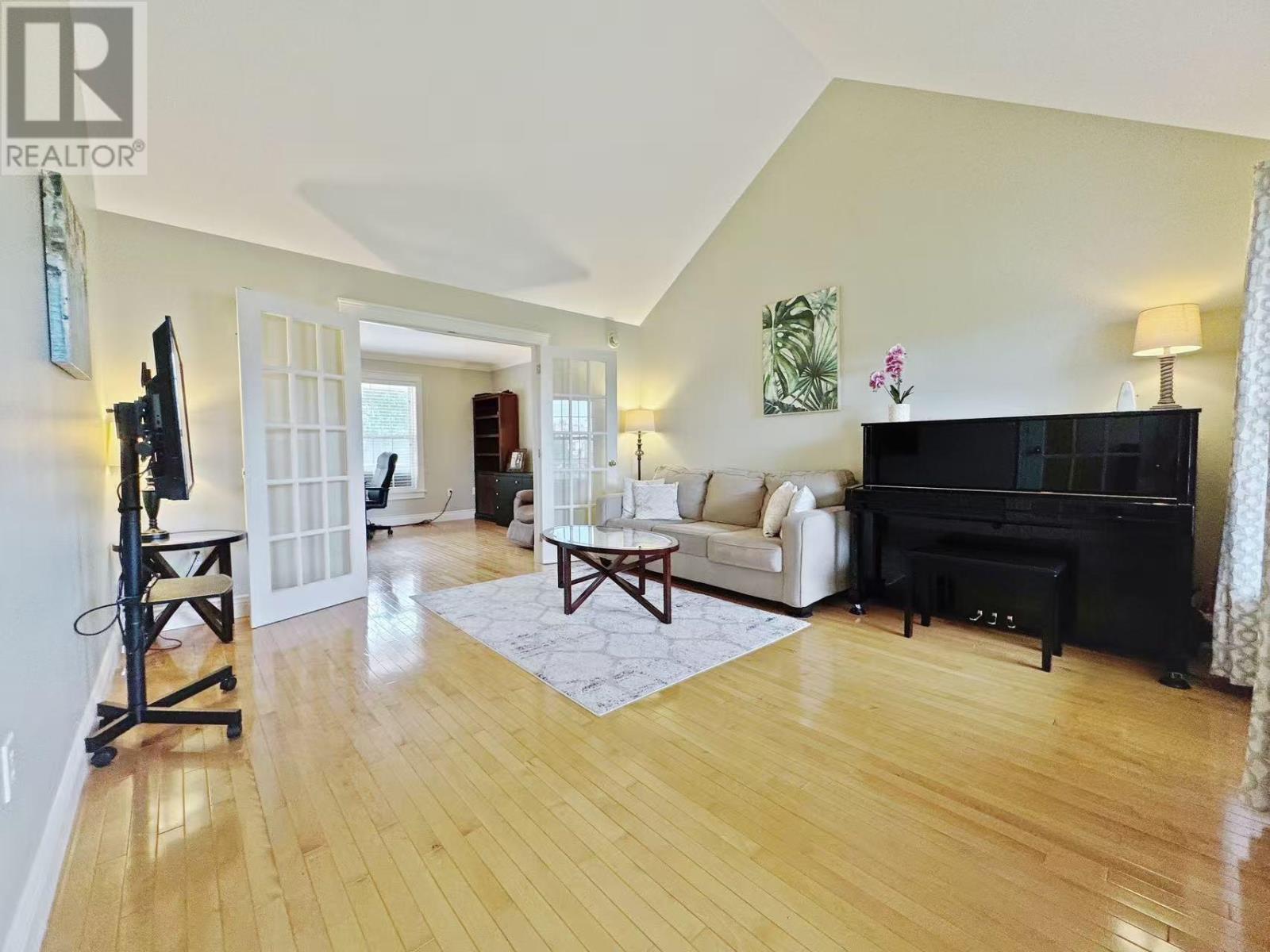 10 Eli Court E - 4