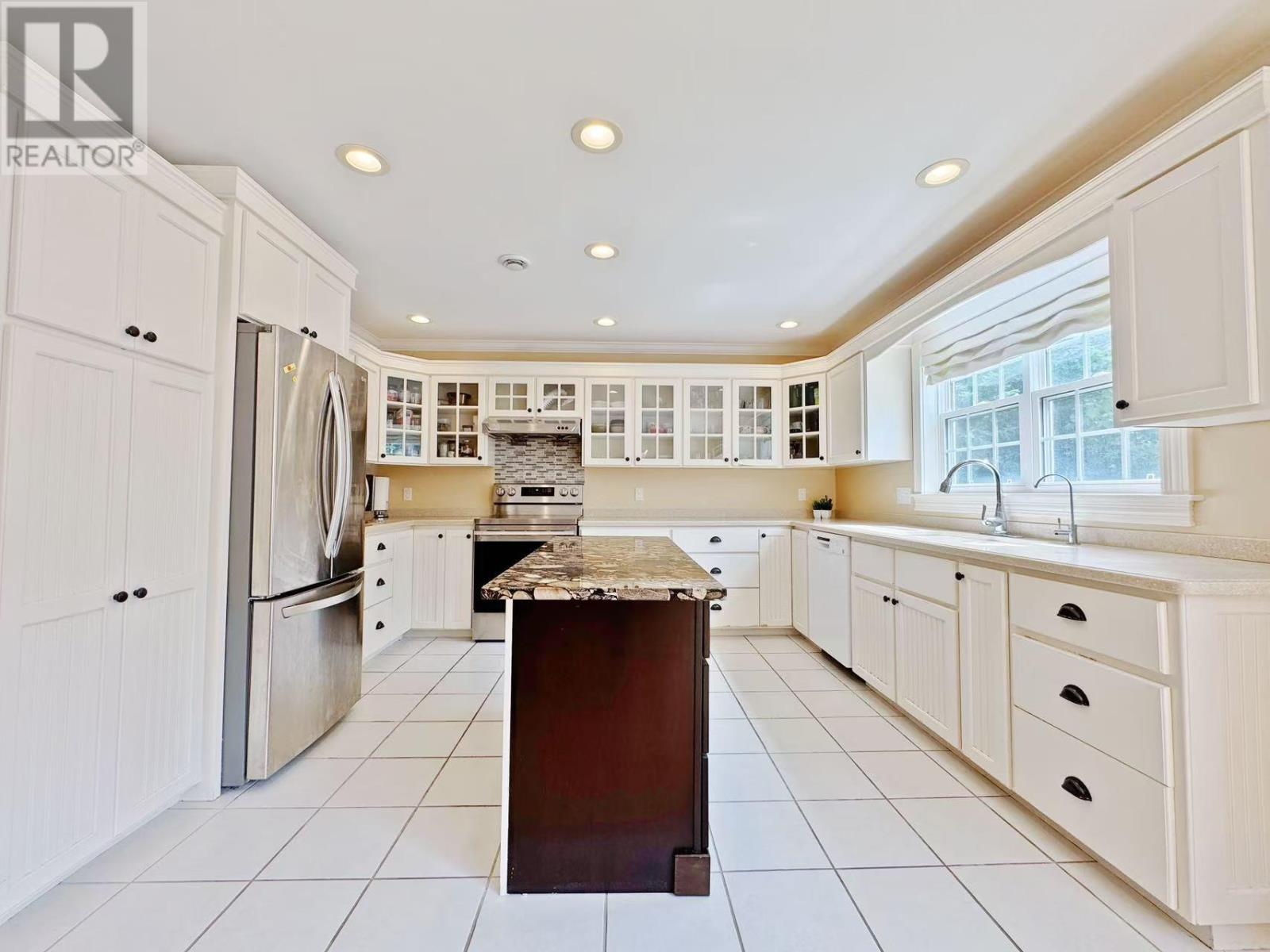 10 Eli Court E - 9