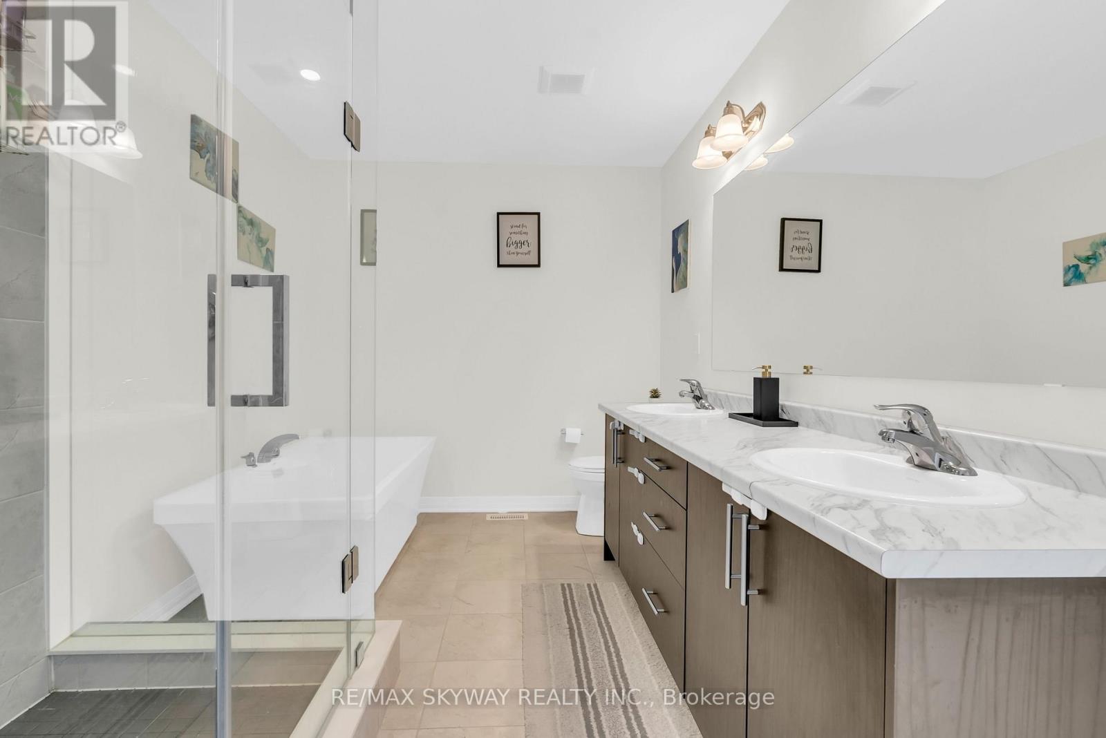 16 TYLER AVENUE - 31