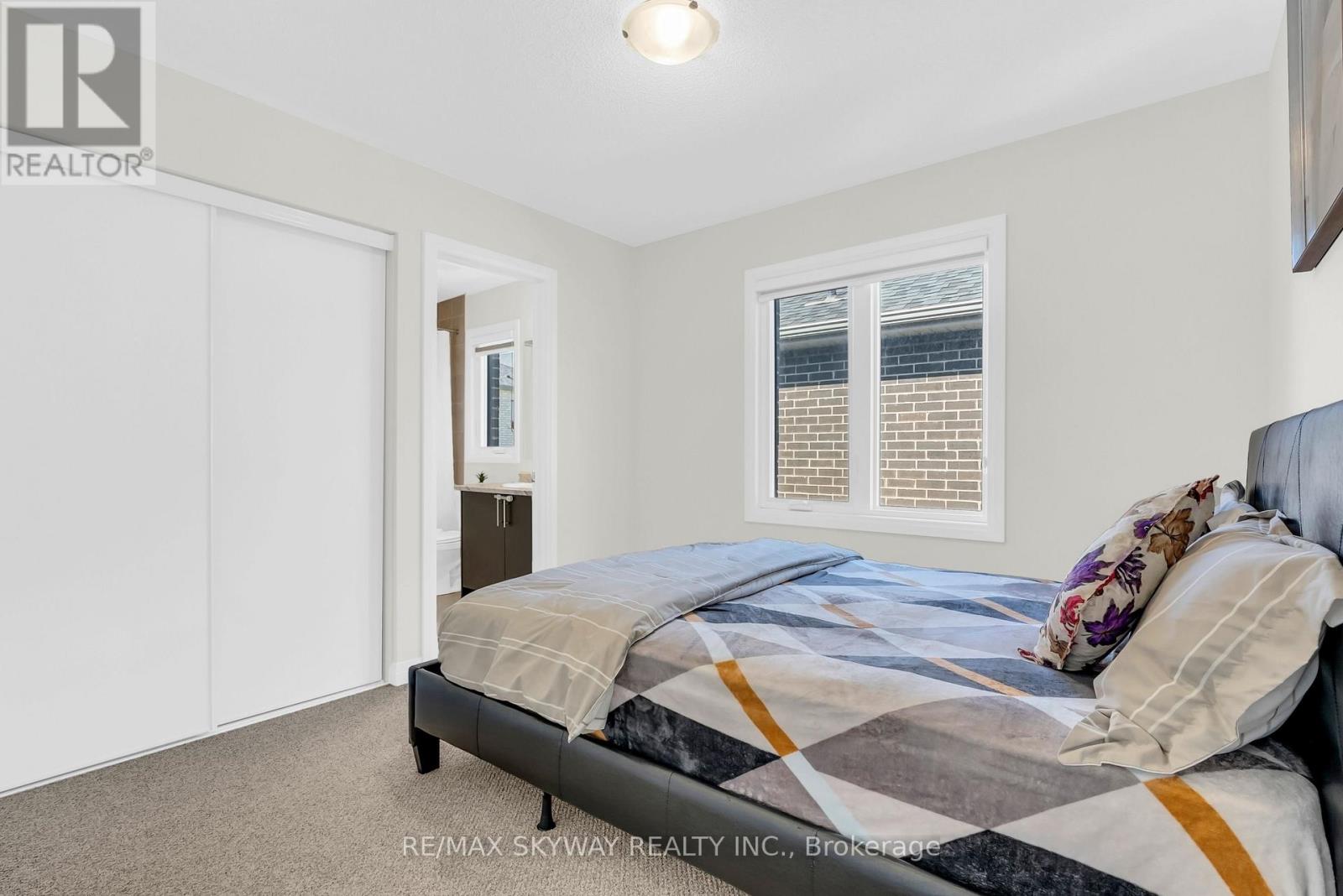 16 TYLER AVENUE - 34