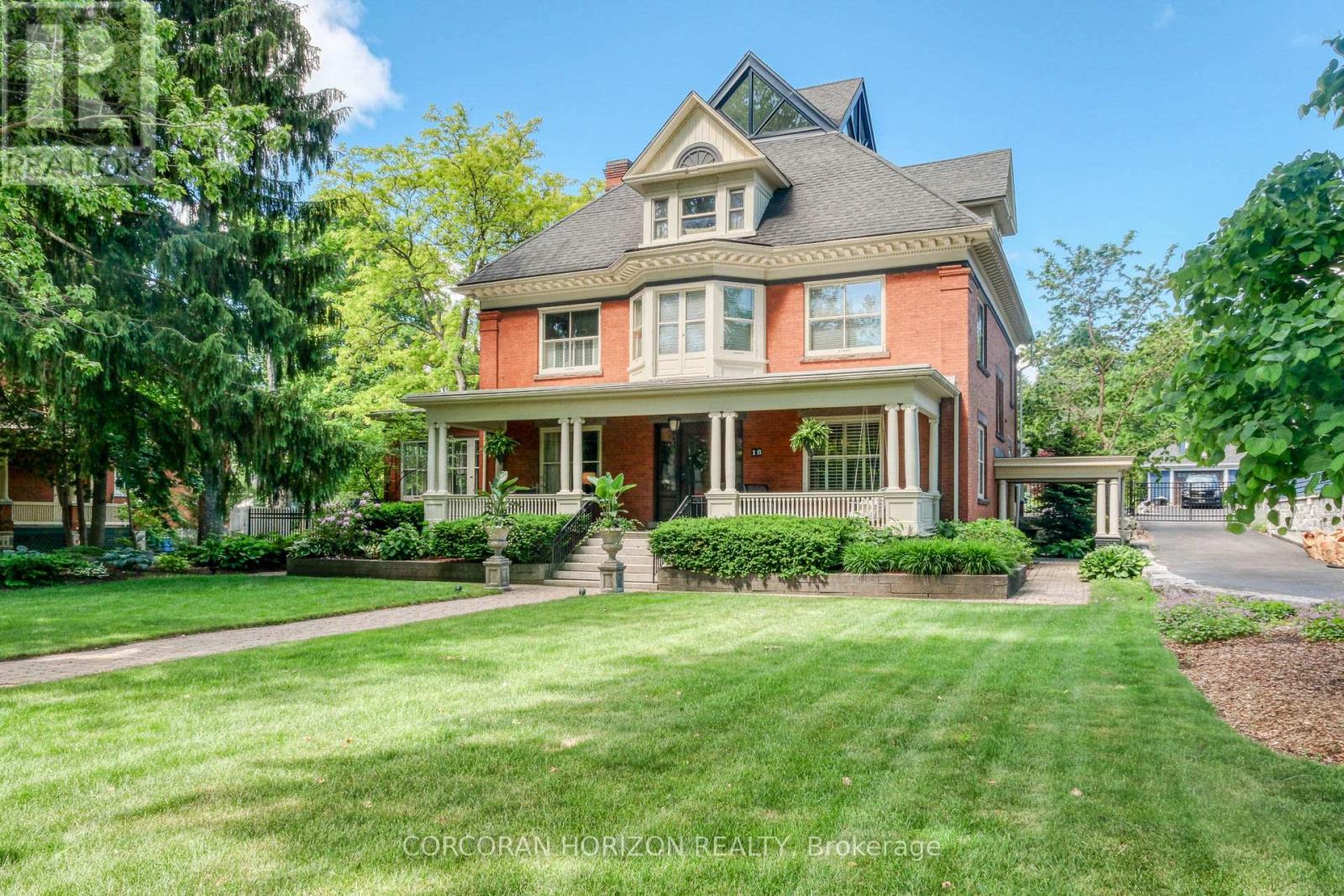 18 BRANT ROAD N - 1