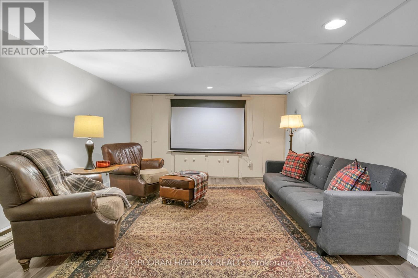 18 BRANT ROAD N - 33