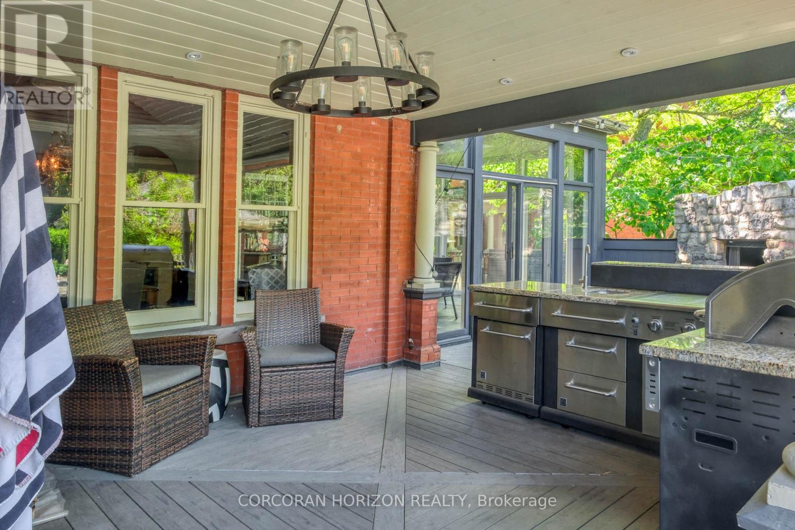 18 BRANT ROAD N - 39