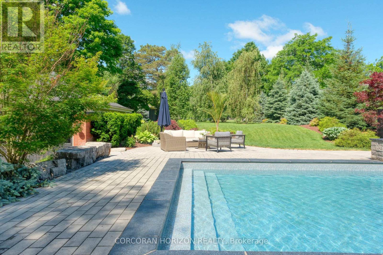 18 BRANT ROAD N - 43