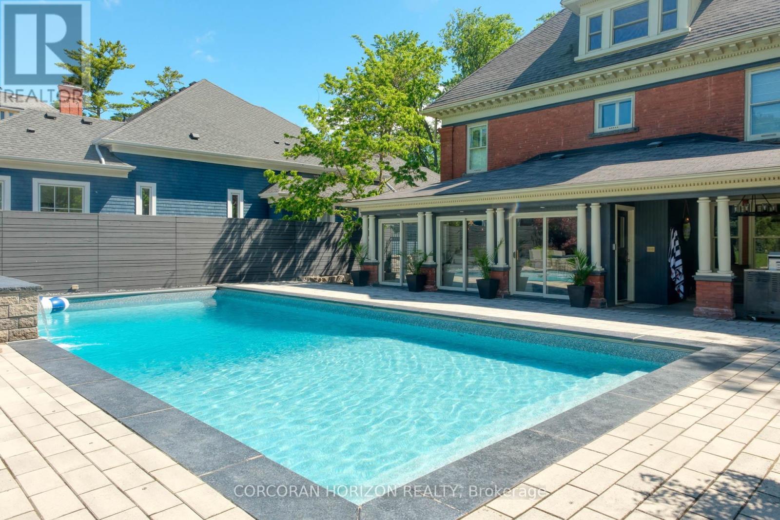 18 BRANT ROAD N - 45