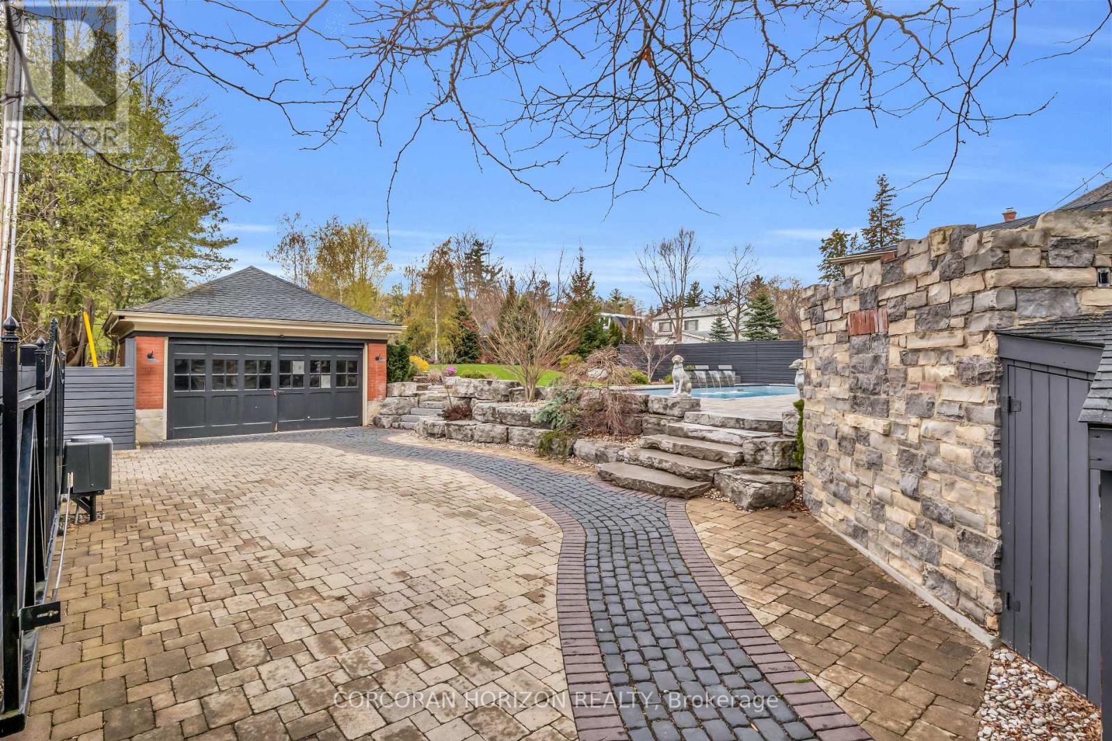 18 BRANT ROAD N - 46