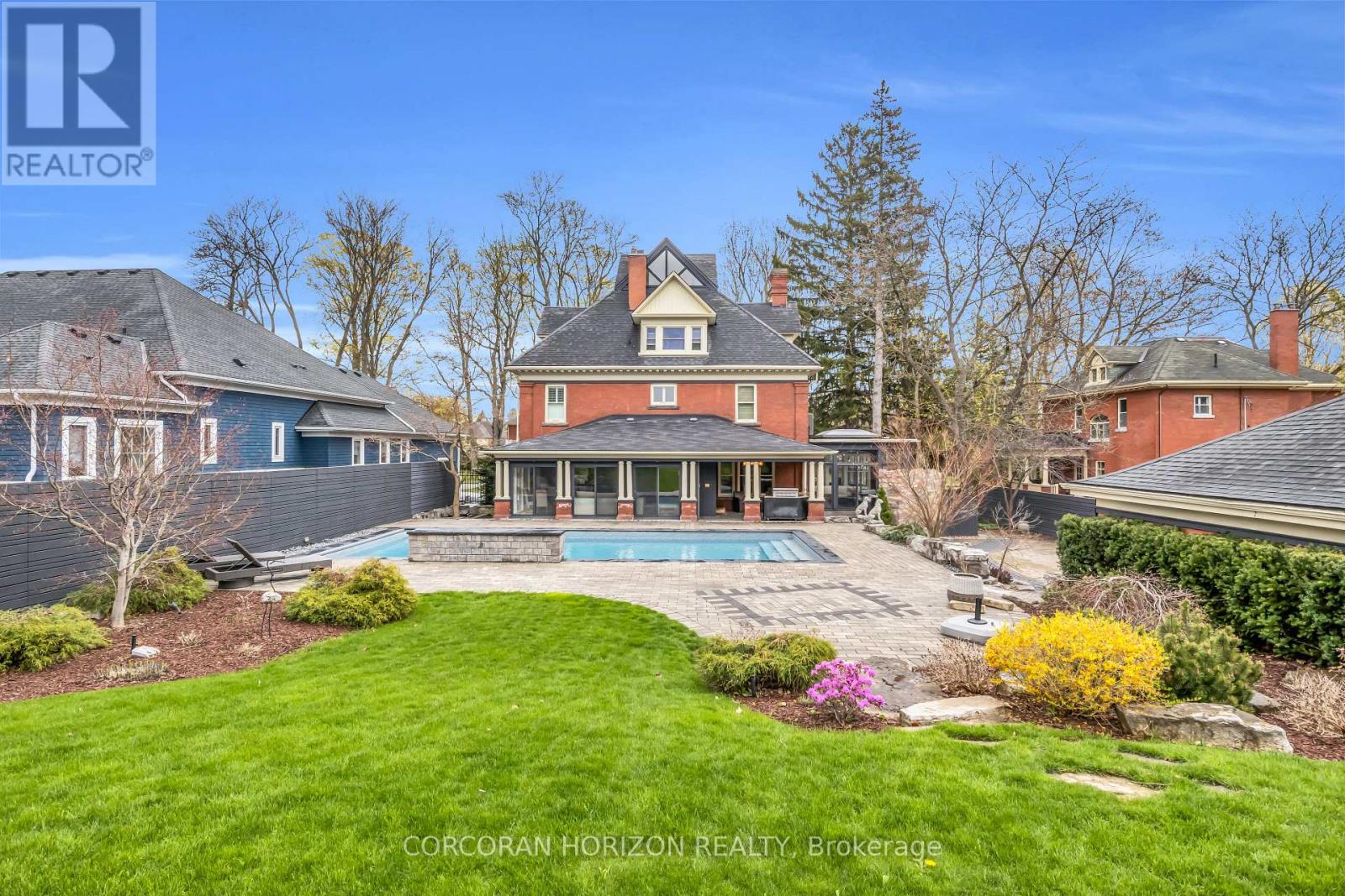 18 BRANT ROAD N - 47