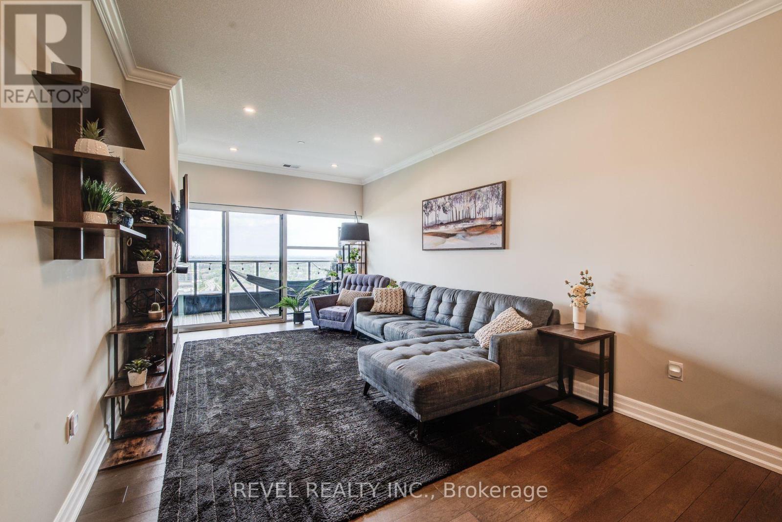 #1109 1880 GORDON STREET - 15