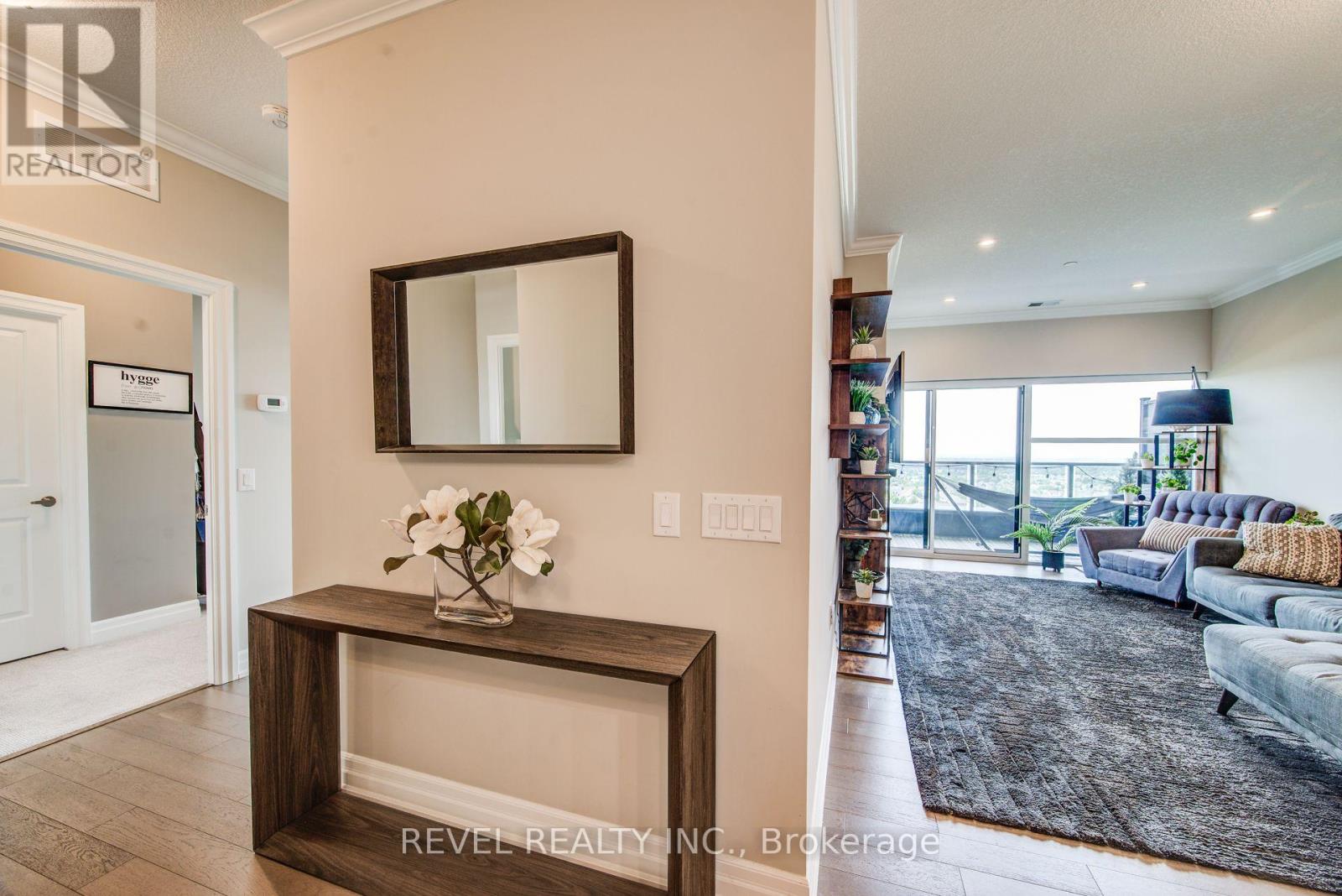 #1109 1880 GORDON STREET - 21
