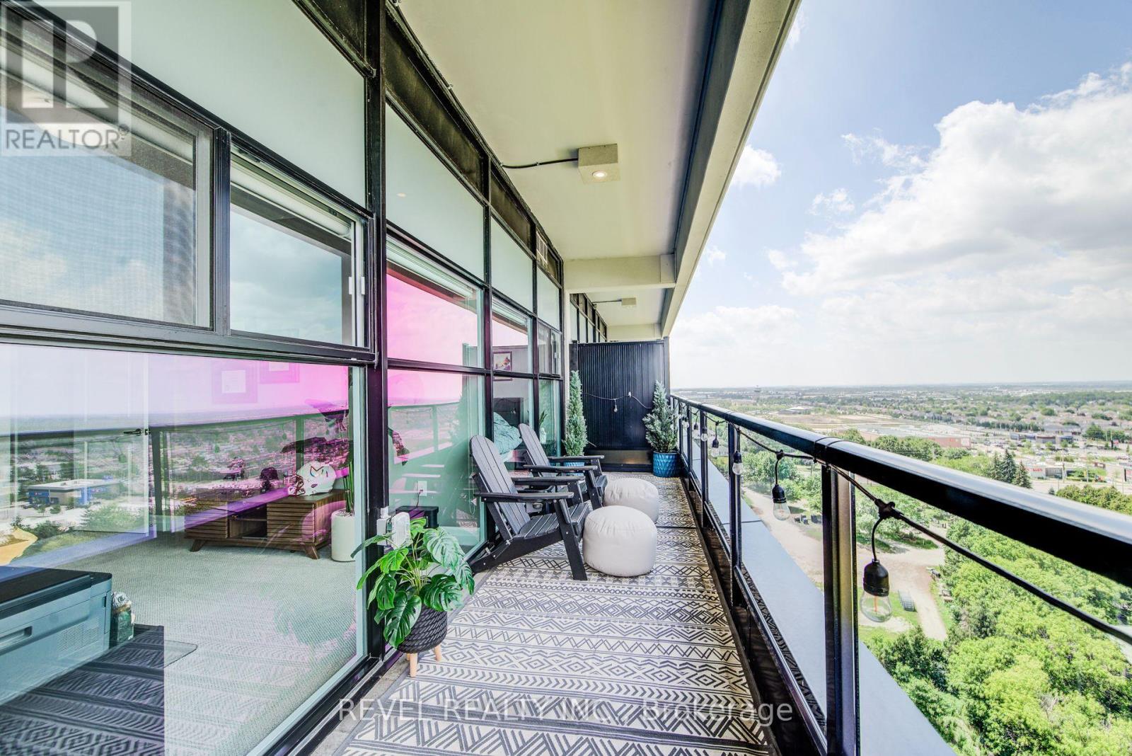 #1109 1880 GORDON STREET - 33