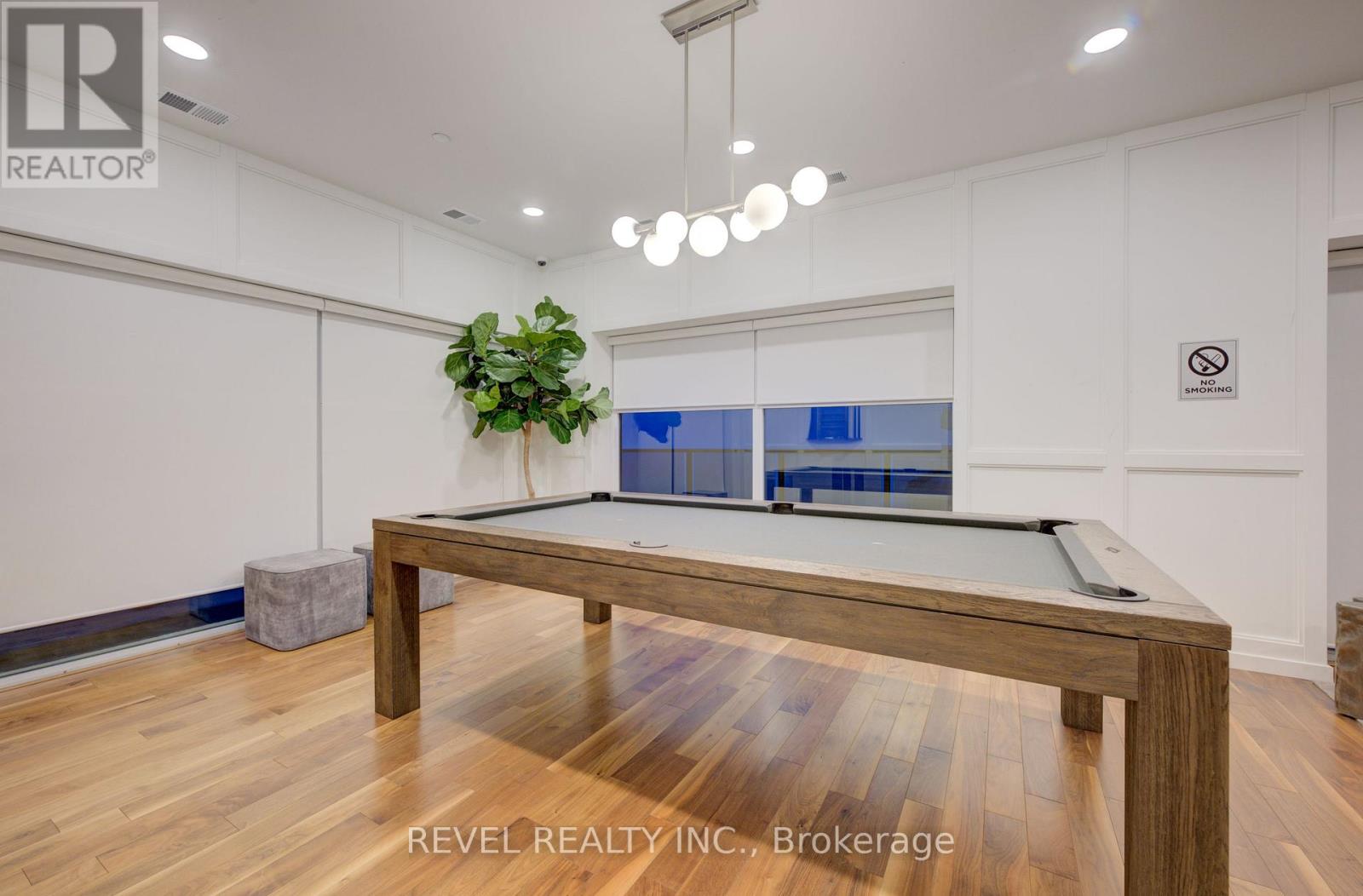 #1109 1880 GORDON STREET - 42