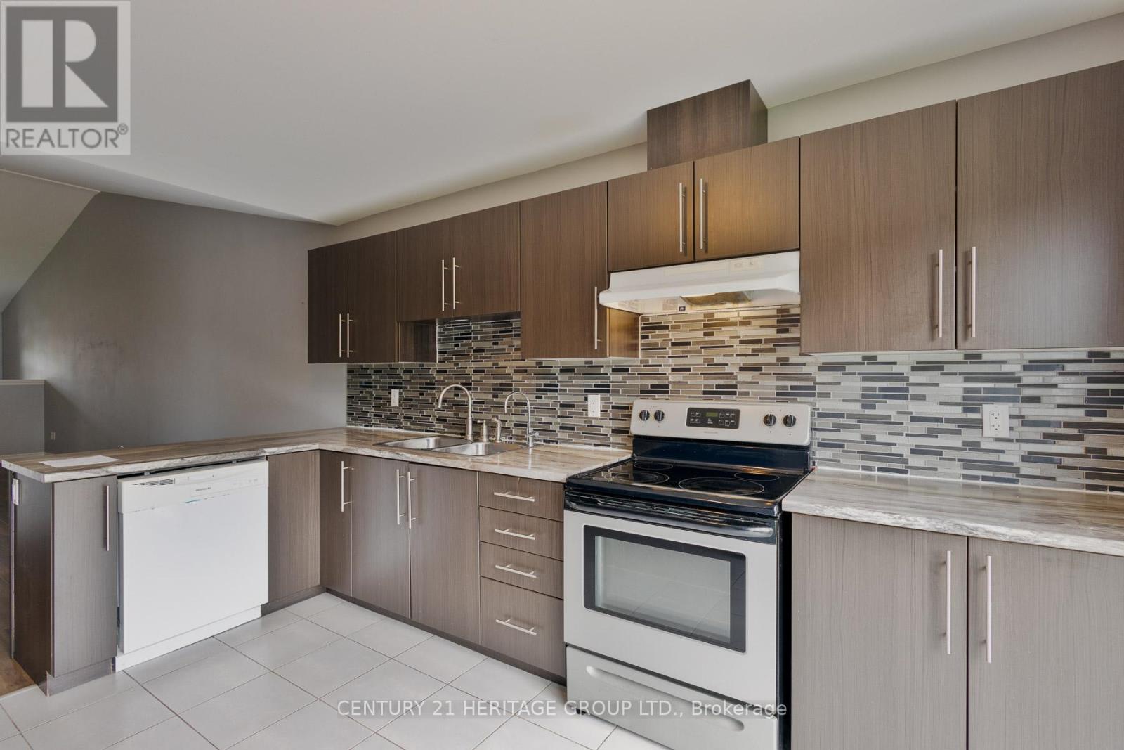 367 TRILLIUM CIRCLE - 9