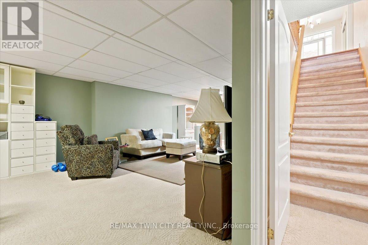 #14 75 BEASLEY CRESCENT - 33