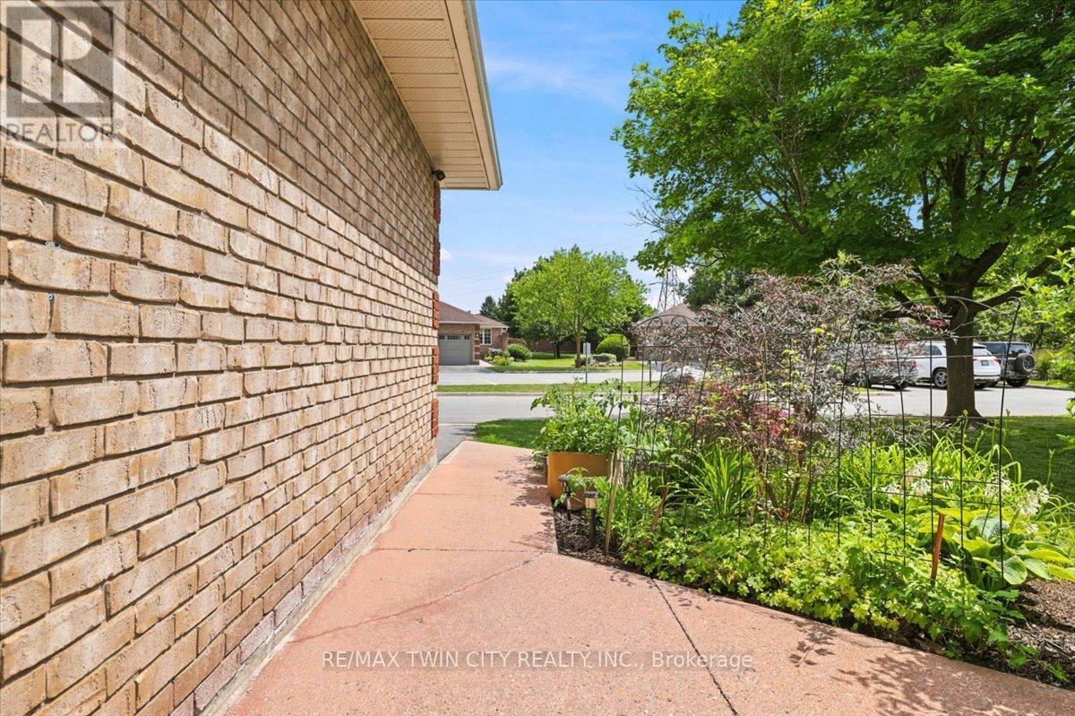 #14 75 BEASLEY CRESCENT - 6