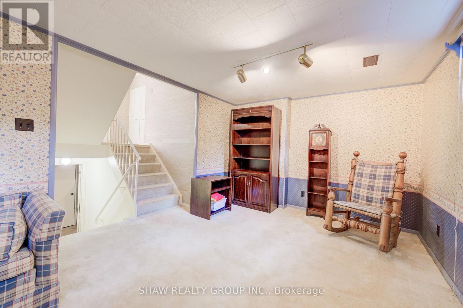 #9 206 CANDLEWOOD CRESCENT - 26