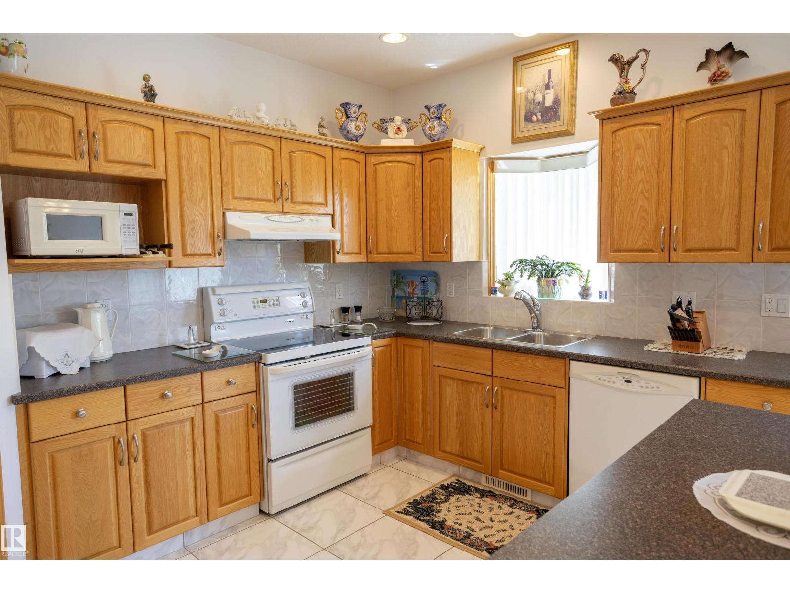 6407 163 AV NW - 17
