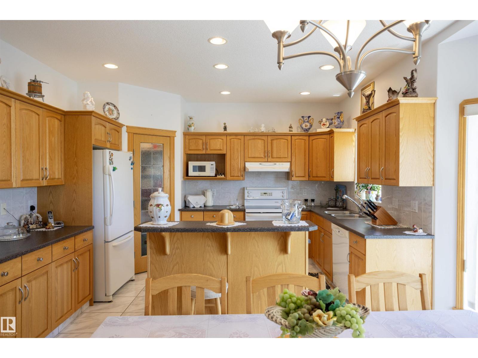 6407 163 AV NW - 22