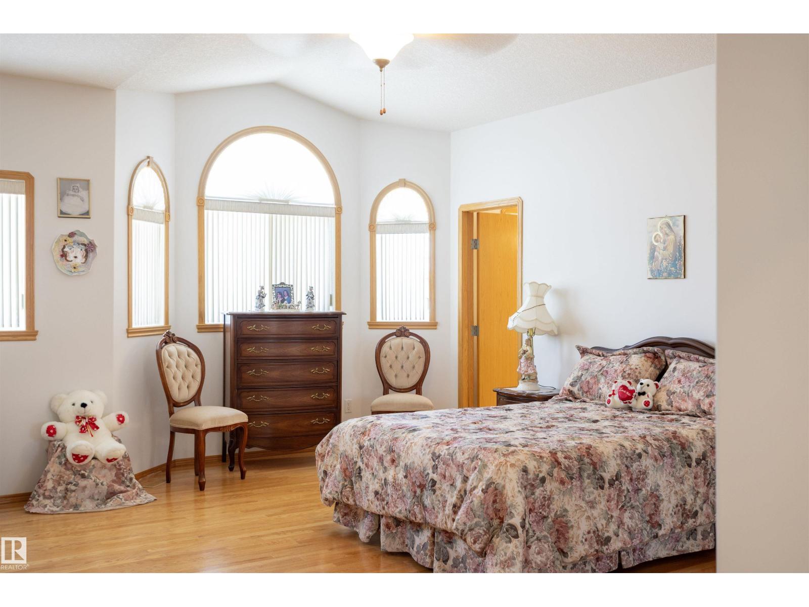 6407 163 AV NW - 23