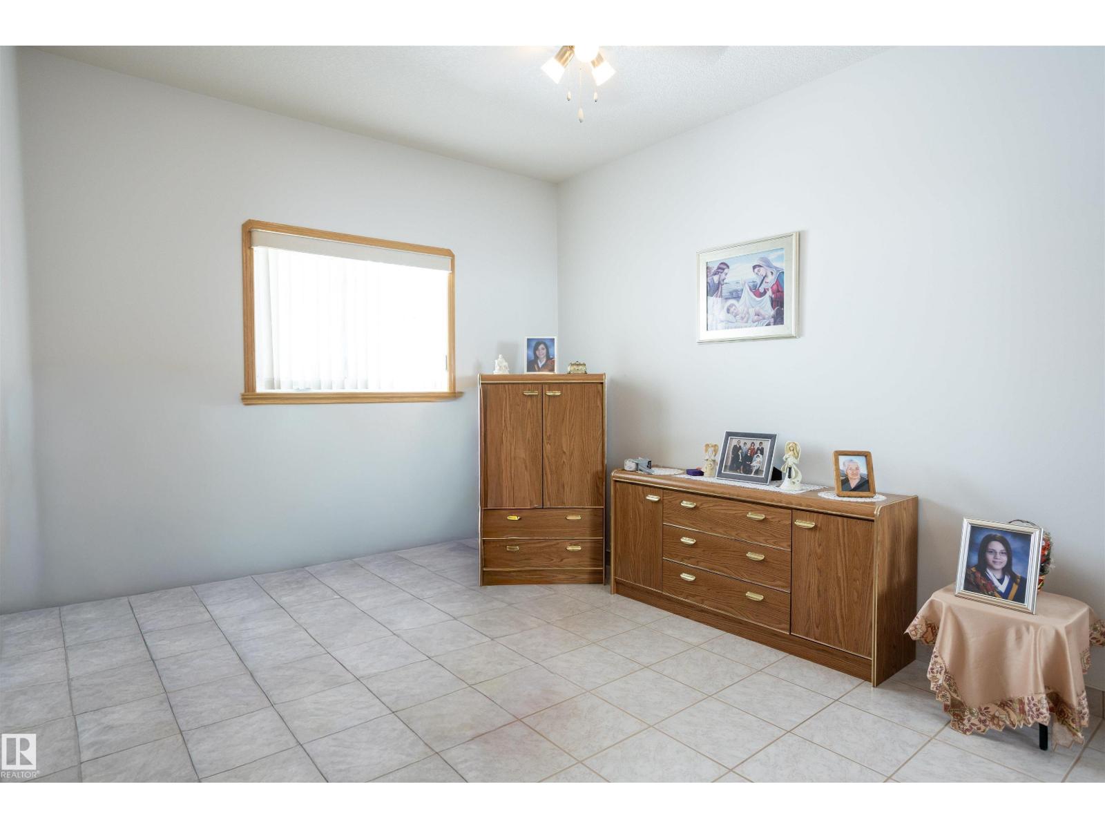 6407 163 AV NW - 34