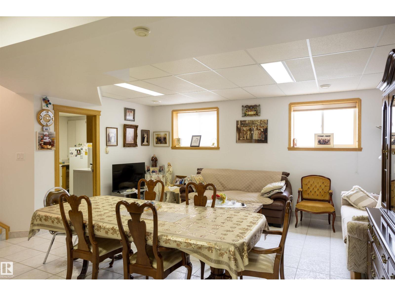 6407 163 AV NW - 37