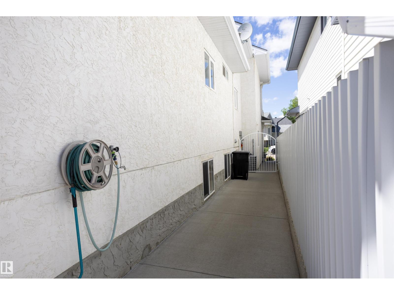 6407 163 AV NW - 58