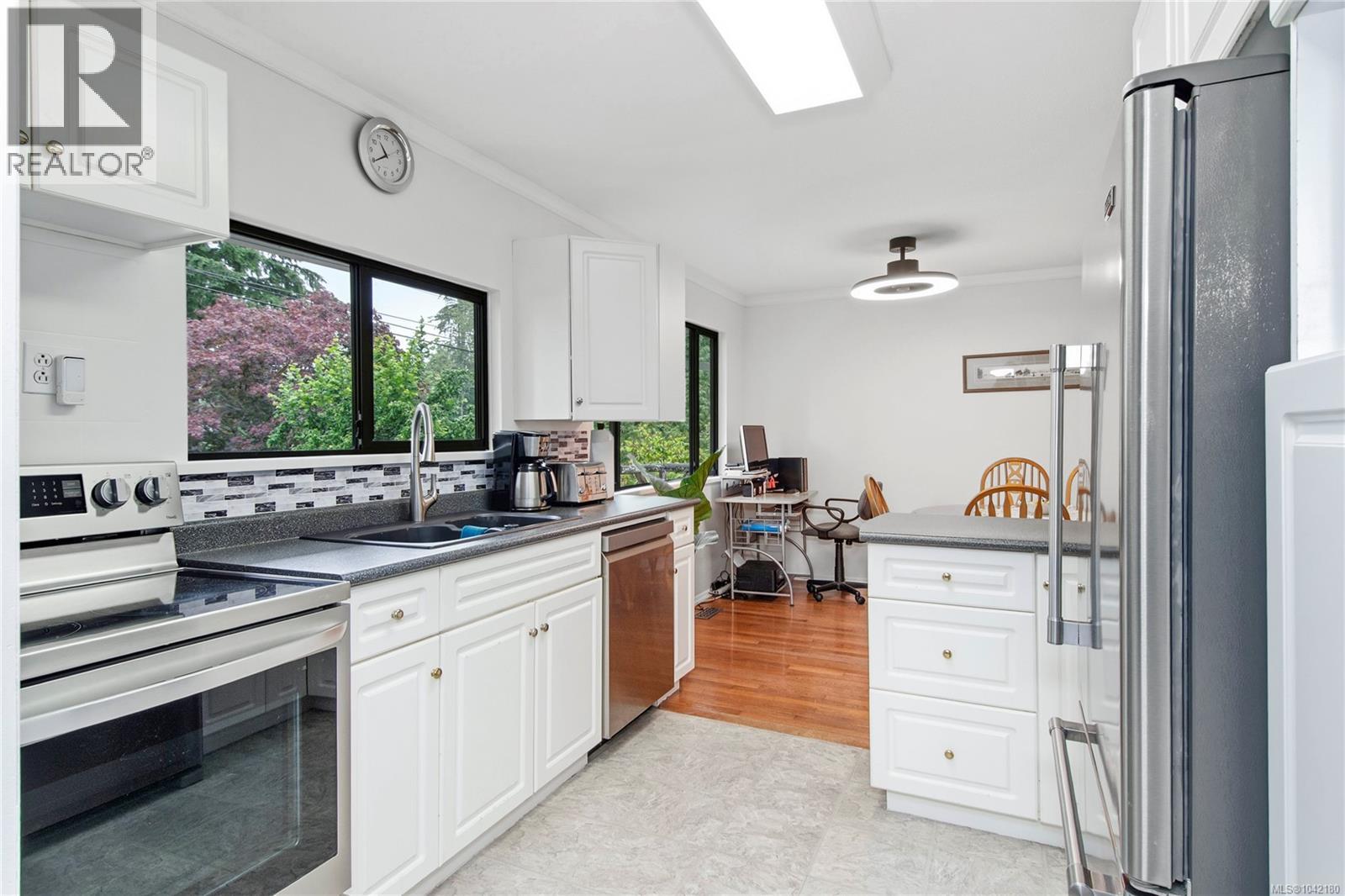 1276 Sayward Rd - 12