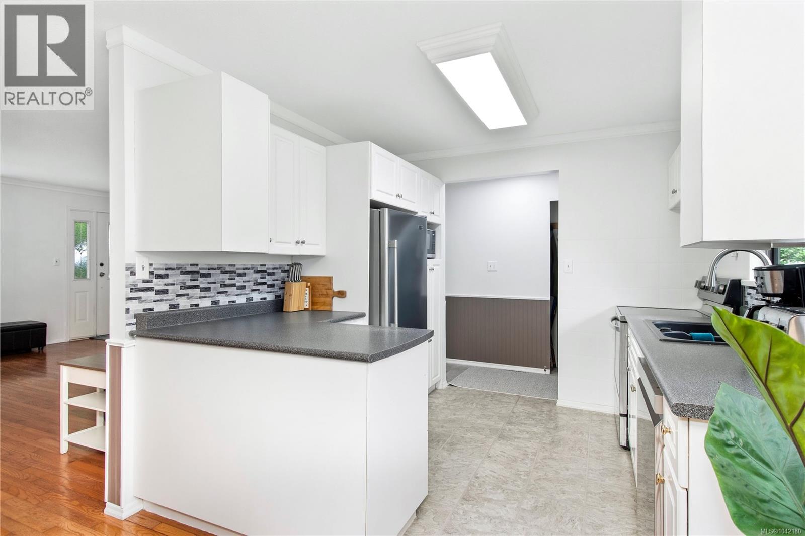 1276 Sayward Rd - 5