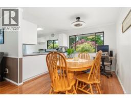 1276 Sayward Rd, Sayward, BC V0P1R0 Photo 11