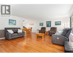 Living room - 1276 Sayward Rd, Sayward, BC V0P1R0 Photo 7