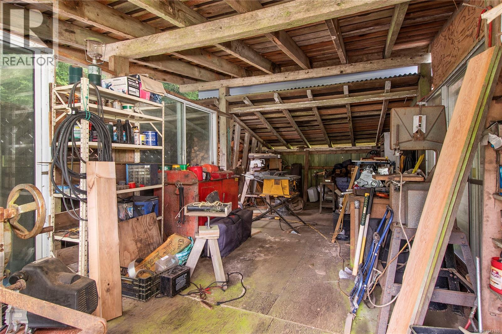 1276 Sayward Rd - 56