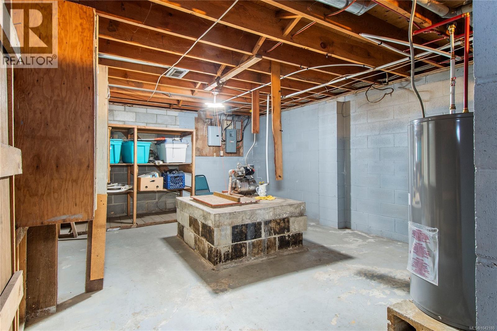1276 Sayward Rd - 49
