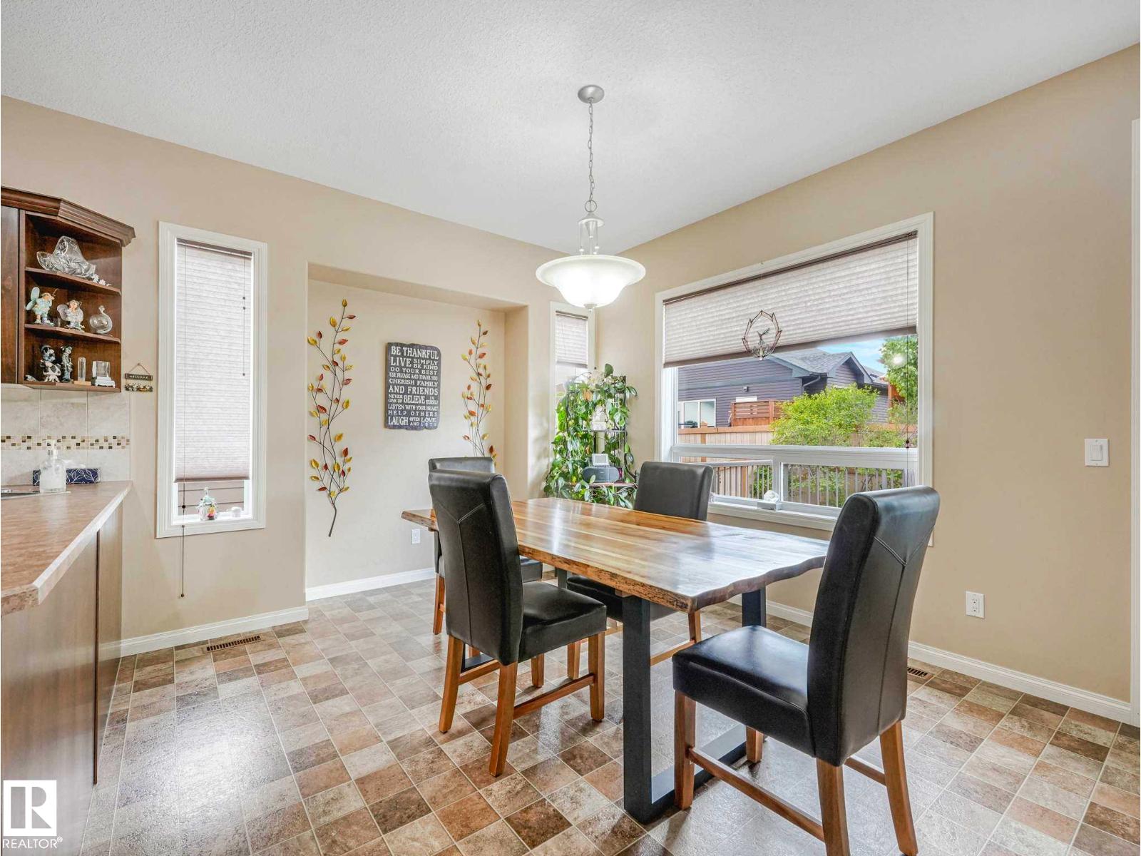 16 WADE AV - 18