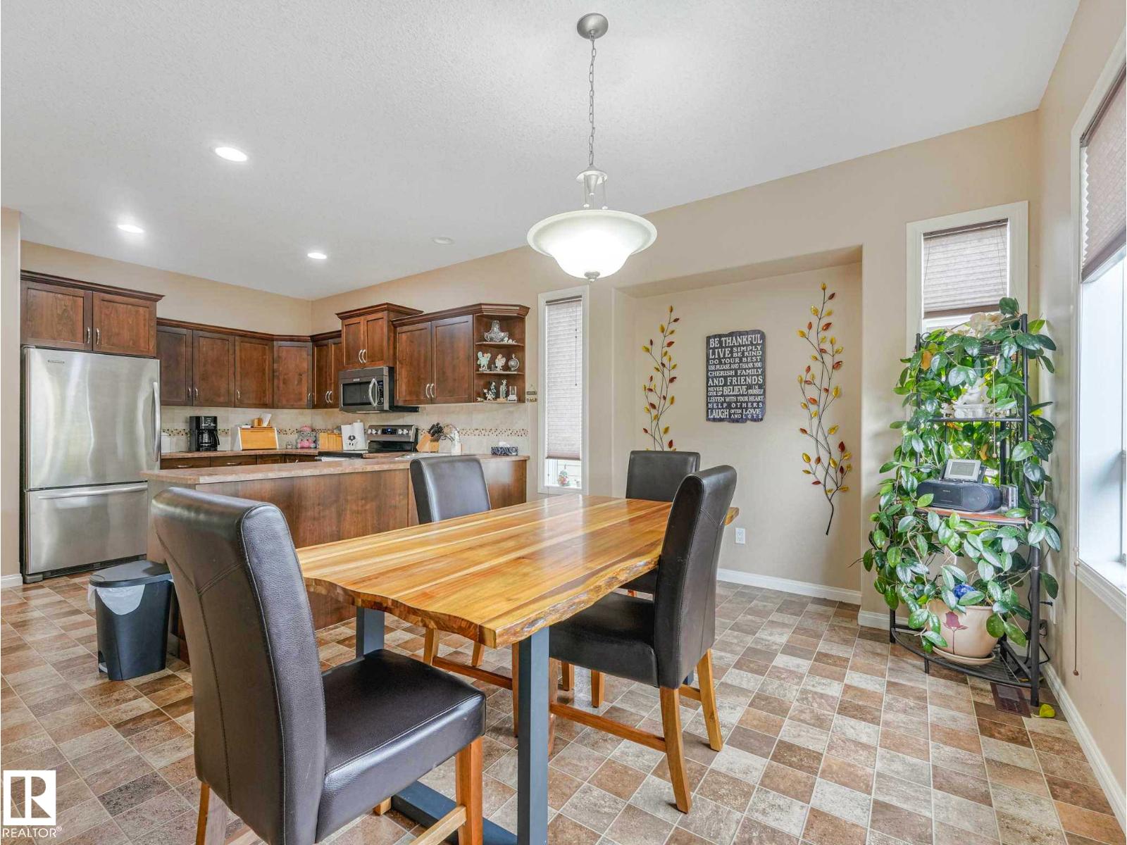 16 WADE AV - 19
