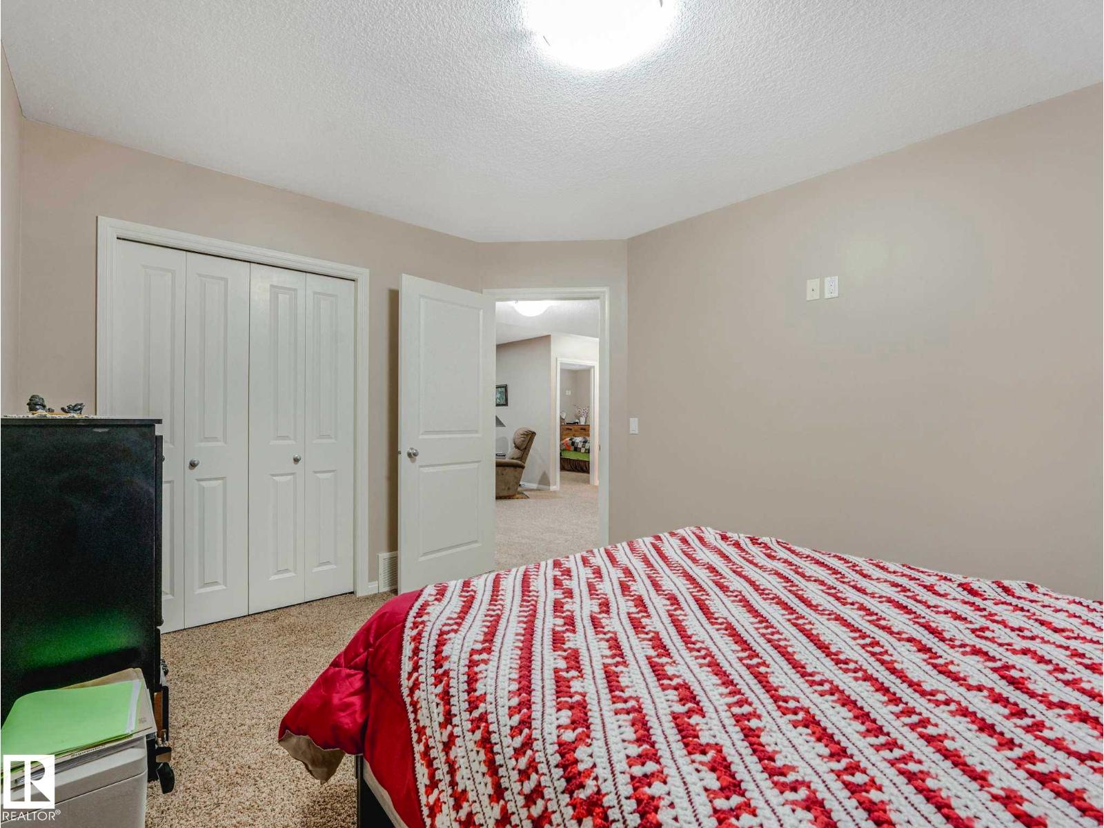 16 WADE AV - 41