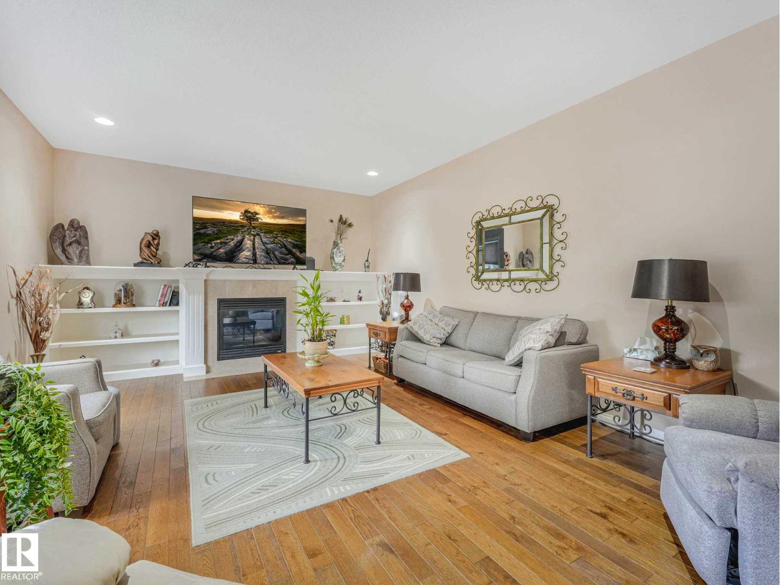 16 WADE AV - 6