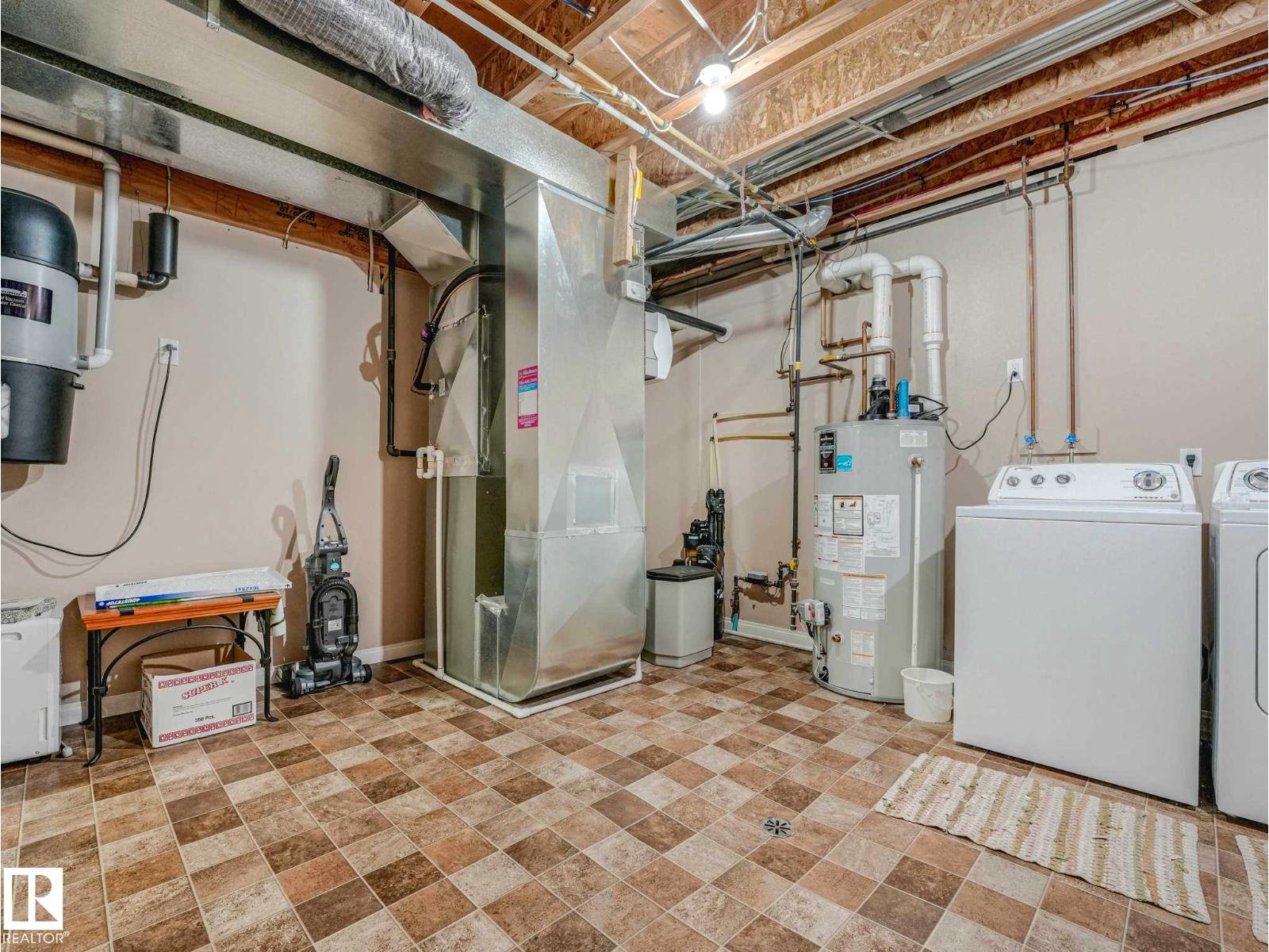 16 WADE AV - 49