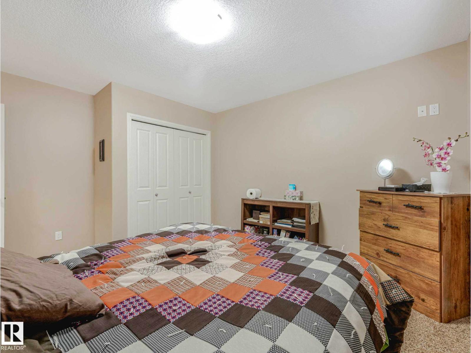 16 WADE AV - 46