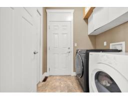 7032 195a Street, Surrey, BC V4N5Z2 Photo 10