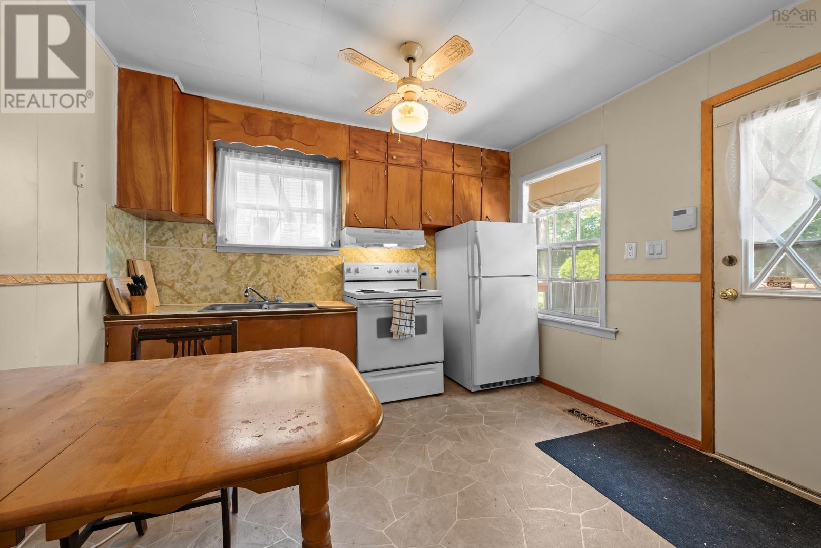 380 Rocky Lake Drive - 8
