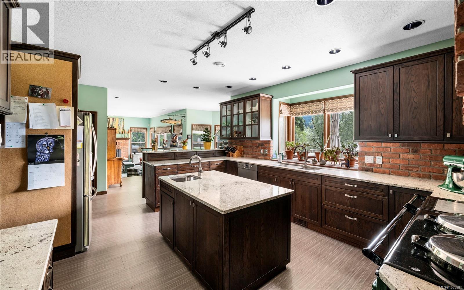 1662 Stamps Rd, Duncan