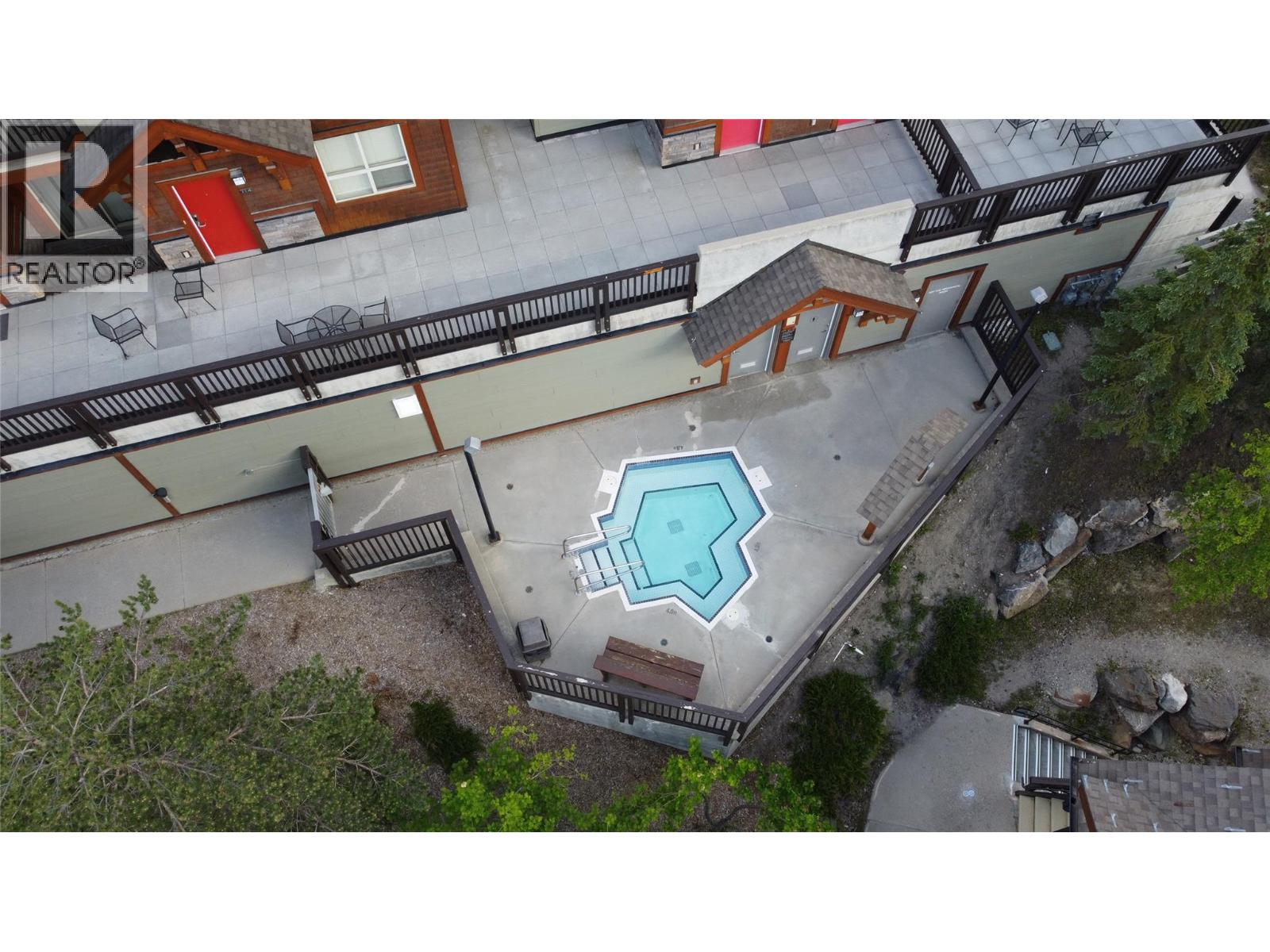 #311C 2049 SUMMIT Drive - Image 20