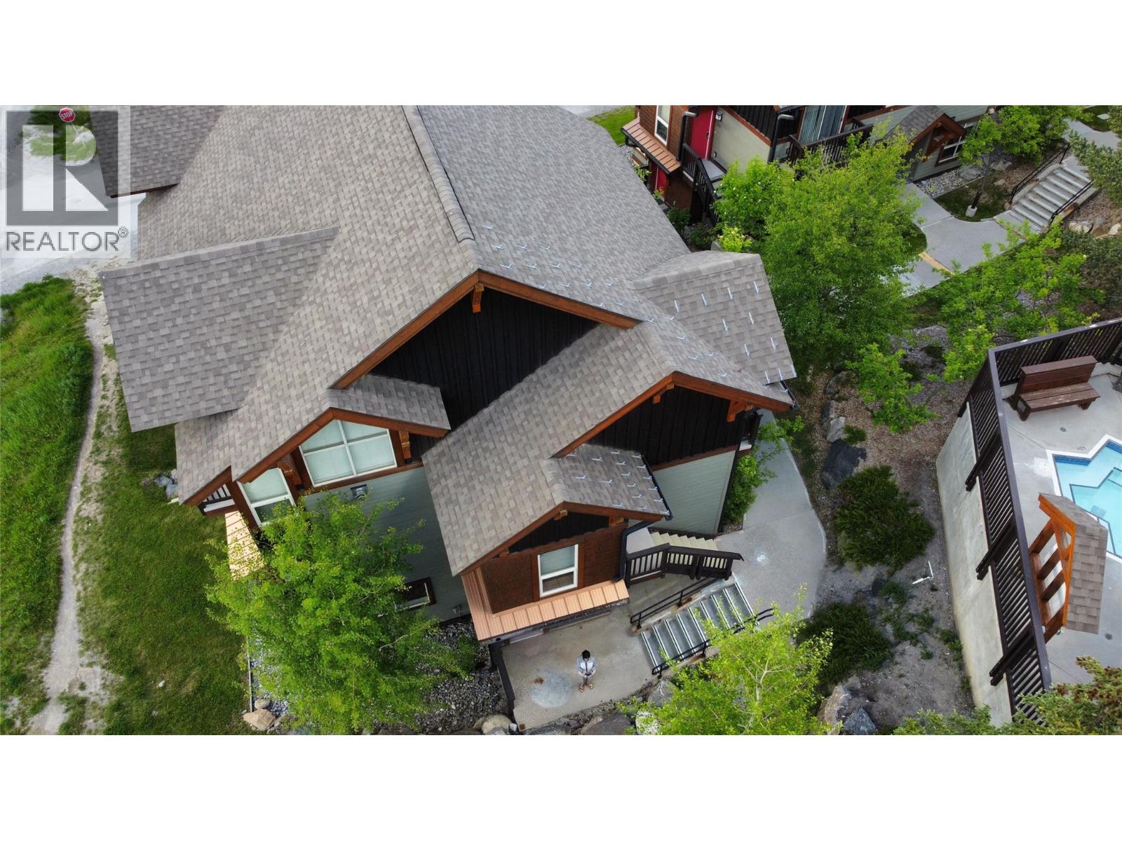 #311C 2049 SUMMIT Drive - Image 22