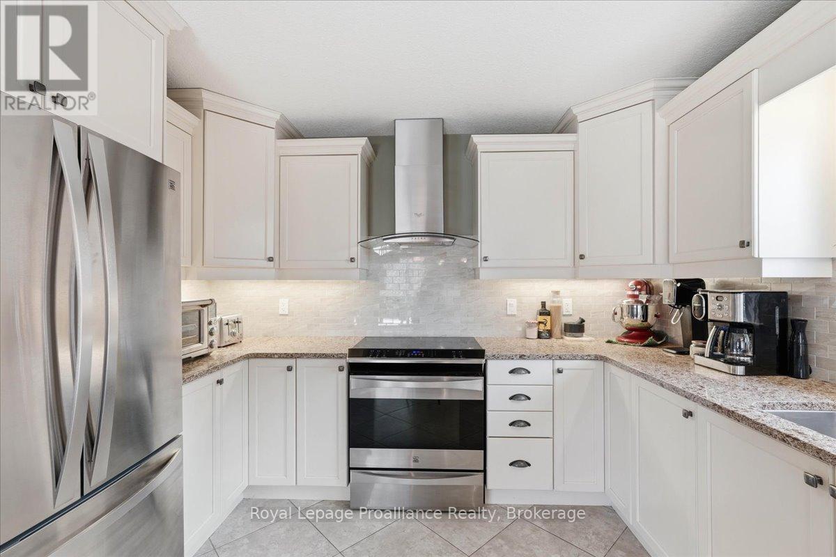 13 FREEDOM CRESCENT - 14