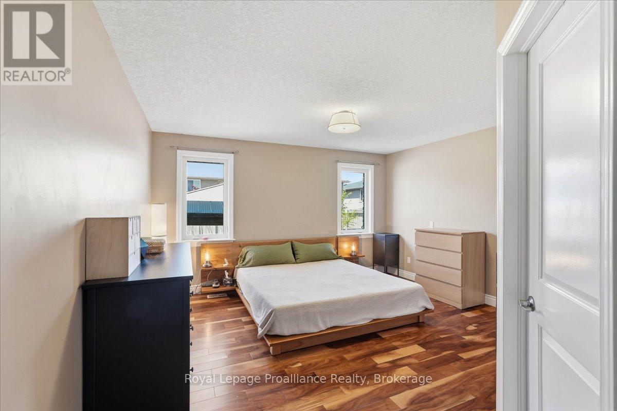 13 FREEDOM CRESCENT - 17