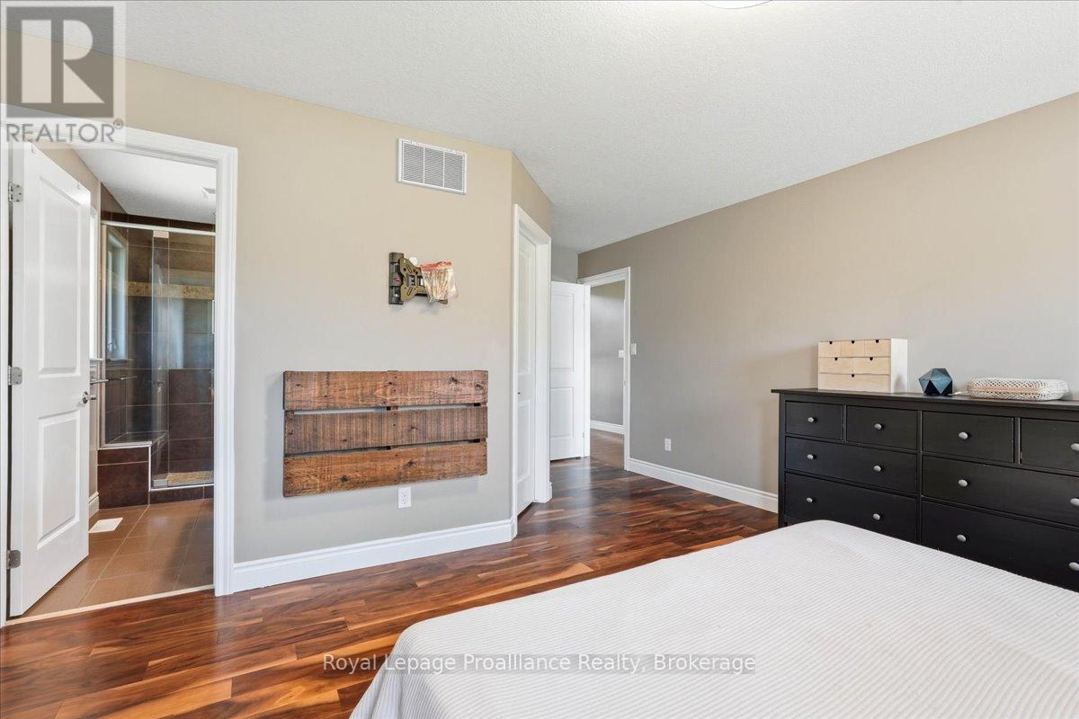 13 FREEDOM CRESCENT - 19