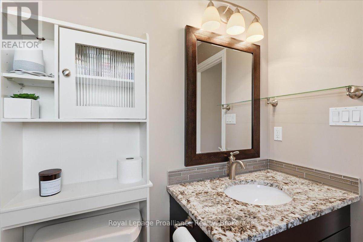 13 FREEDOM CRESCENT - 21